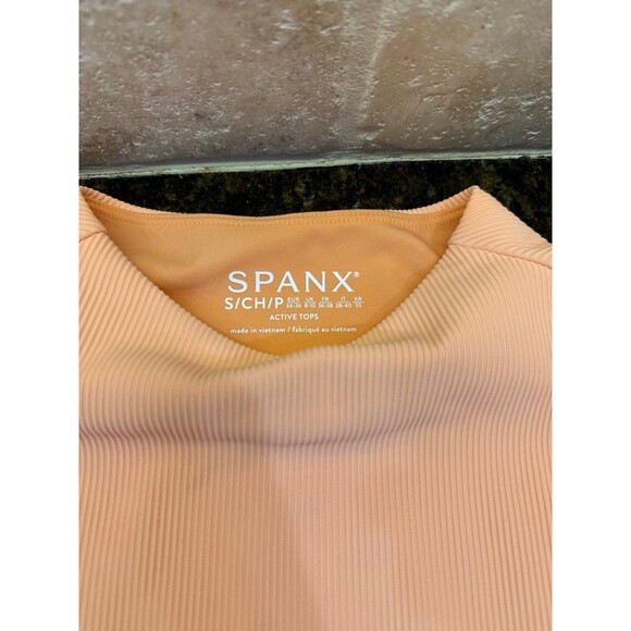Spanx Contour Mock Neck Crop Top Size Small Peach Light Orange NEW - Picture 4 of 9